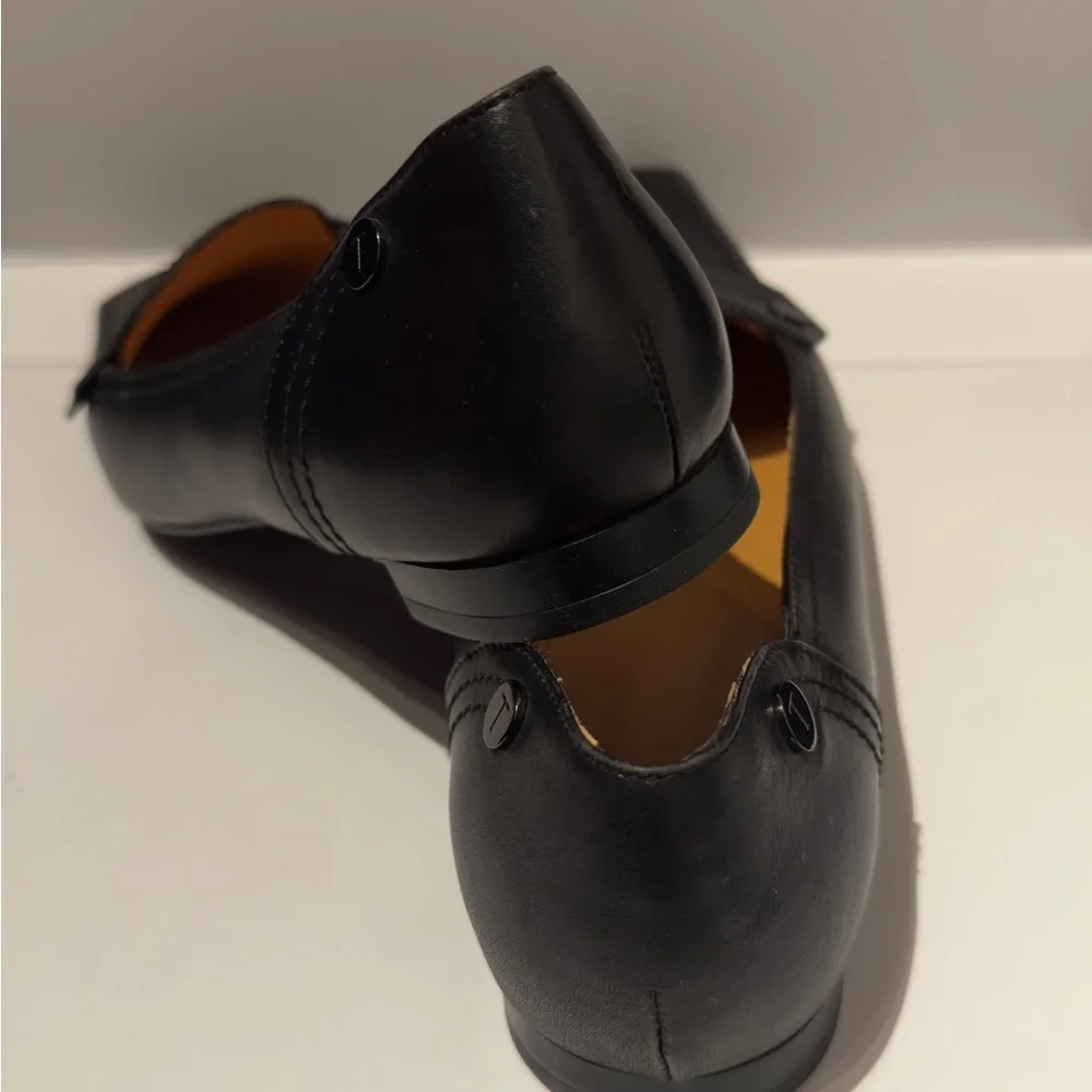 Tod's Black Leather Loafers Sleek Design - Picture 2 of 6